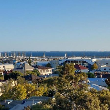 Sky High On Arundel - Central Fremantle Apartment Ngoại thất bức ảnh