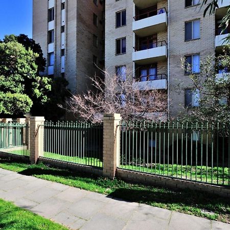 Sky High On Arundel - Central Fremantle Apartment Ngoại thất bức ảnh