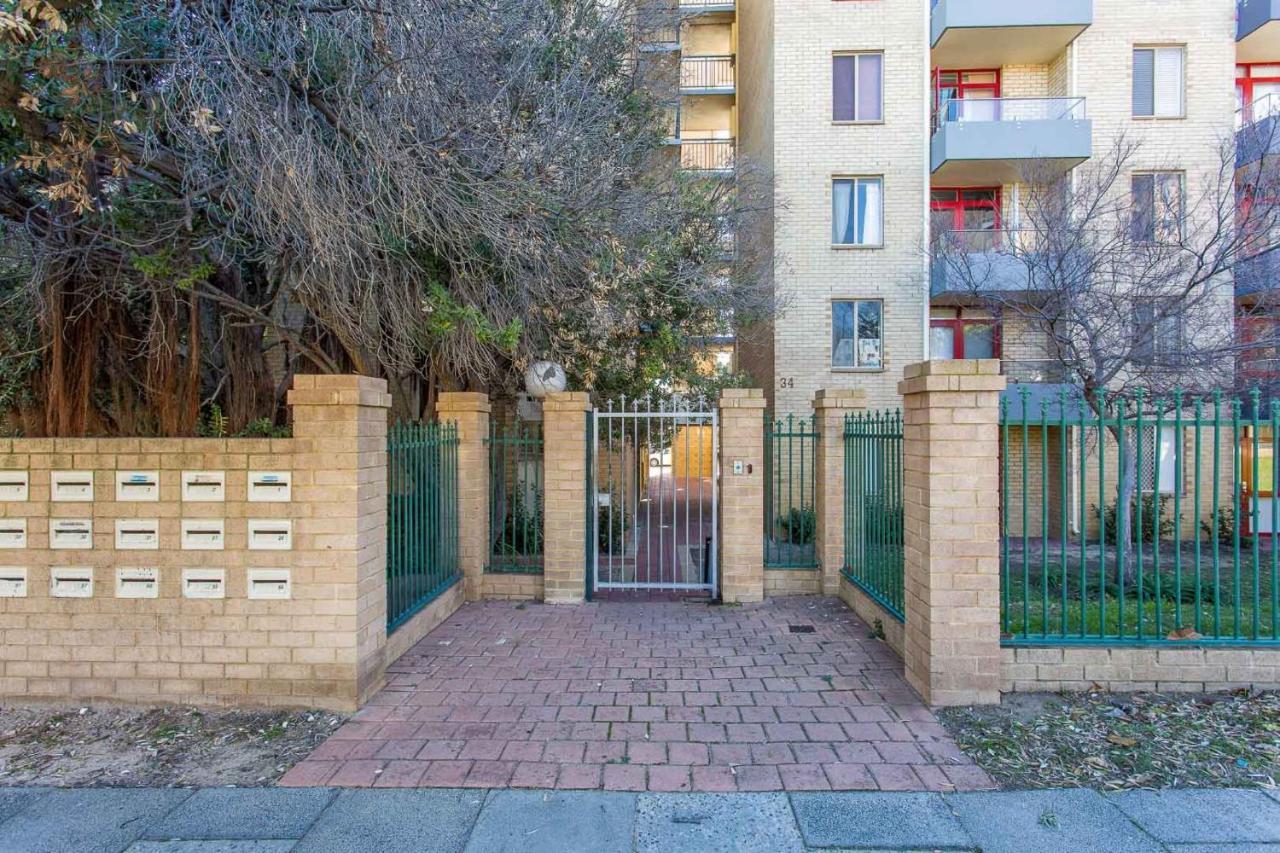 Sky High On Arundel - Central Fremantle Apartment Ngoại thất bức ảnh