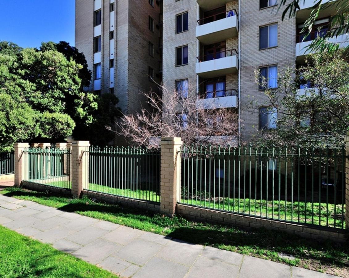 Sky High On Arundel - Central Fremantle Apartment Ngoại thất bức ảnh